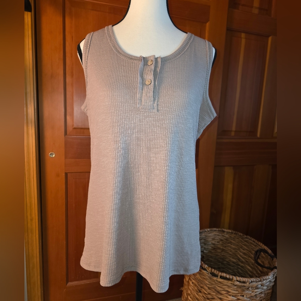 Moshu NWT Tan Tank Top With Button Design Size XL